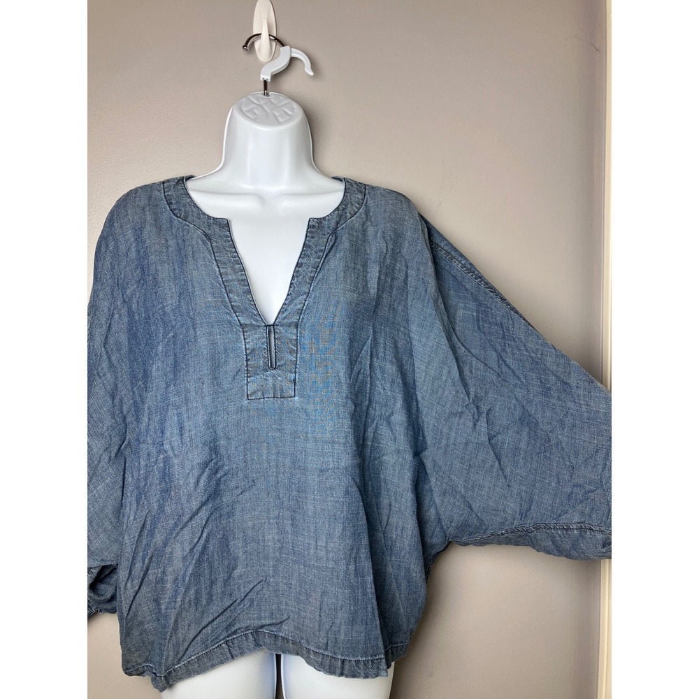 Trina Turk Linen Blend Blue Chambray Split V-Neck Dolman Sleeve Blouse Top